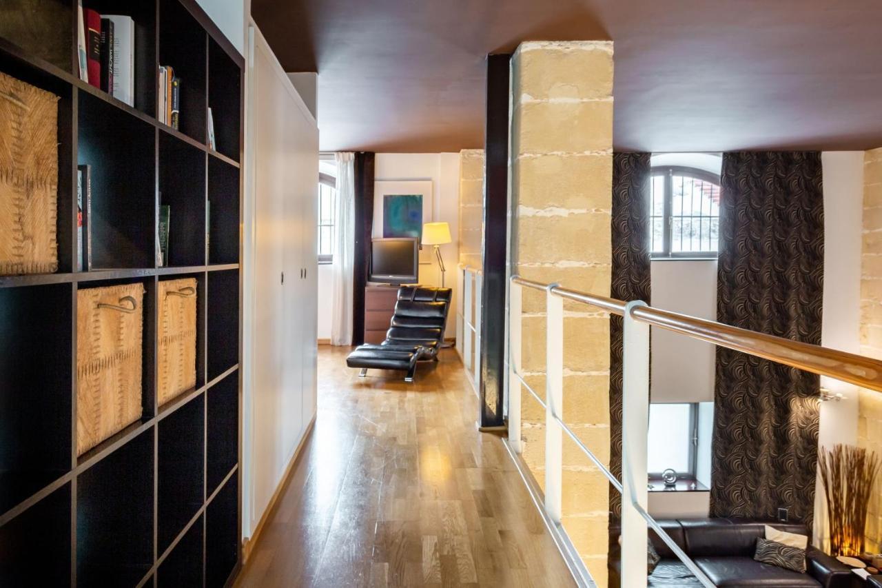 Artqhost Jerez Huge Loft & Free Parking Appartement Jerez de la Frontera Buitenkant foto