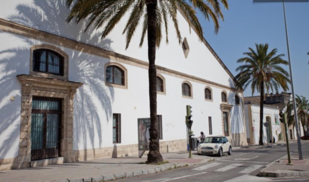 Artqhost Jerez Huge Loft & Free Parking Appartement Jerez de la Frontera Buitenkant foto